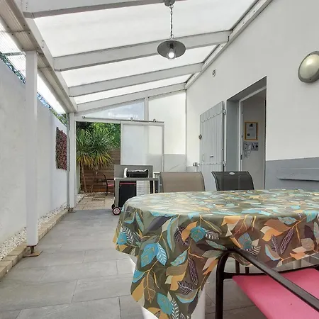 Casa vacanze 2 Bedroom Pet Friendly In *
