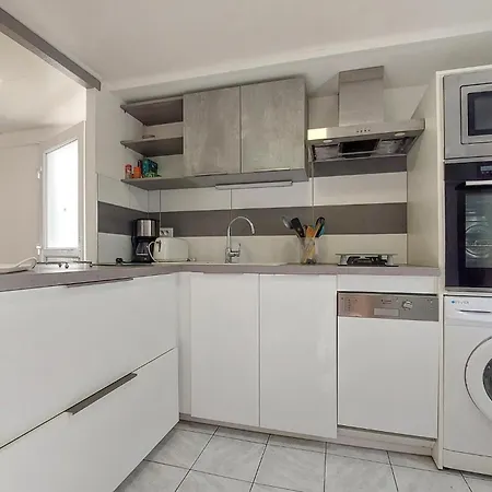 Casa vacanze 2 Bedroom Pet Friendly In *